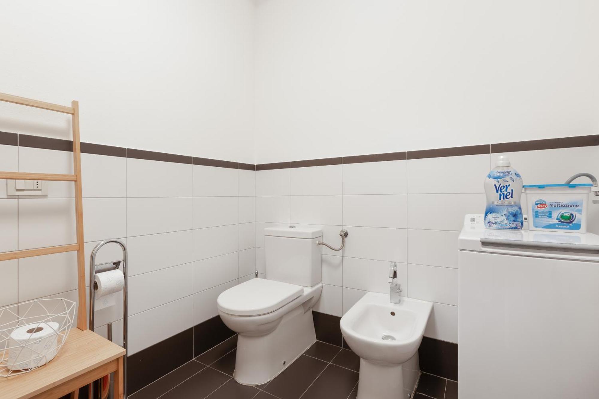 Suite Saba, Stile E Parcheggio In Centro A Triest Exterior foto